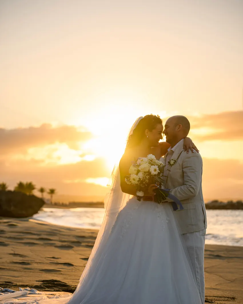 Katherine & Raul Antonio destination wedding photo, Hispaniola Diners Club